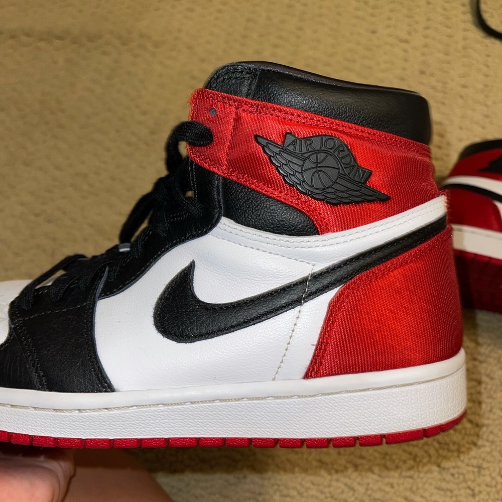 Air Jordan 1 retro high “Satin Black Toe”